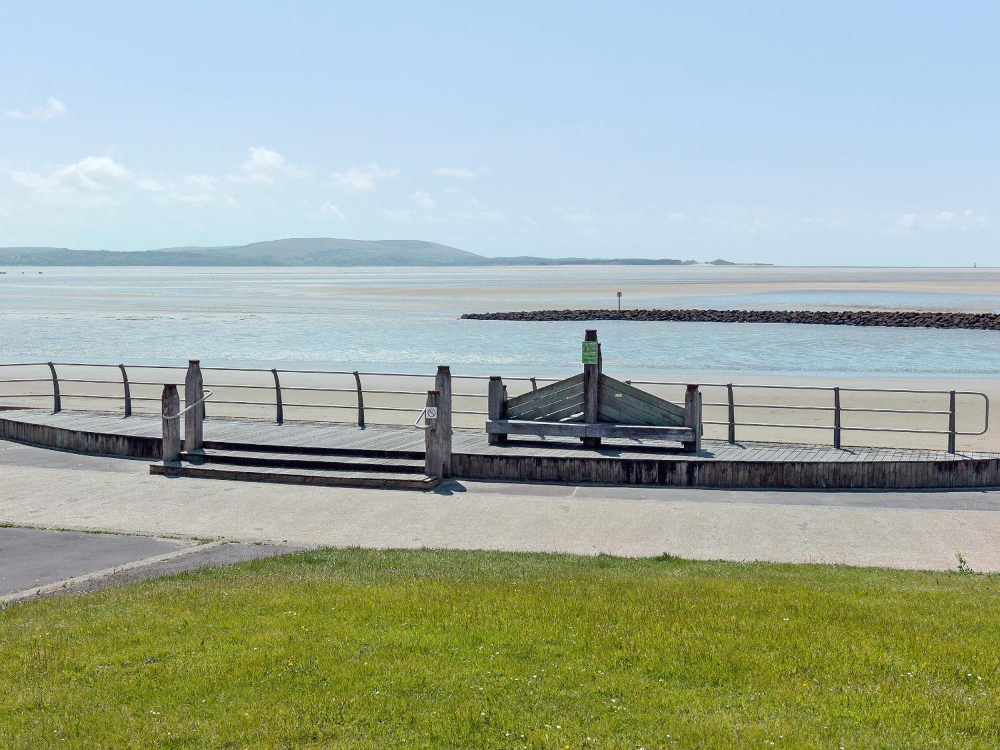 Beachlands Llanelli Exterior foto